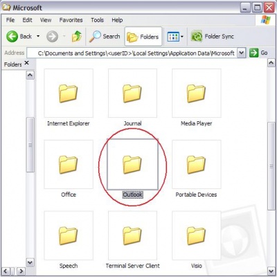Outlook folder location (Windows XP)